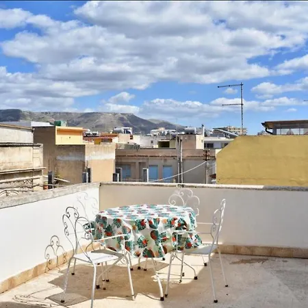 Accece Nyaraló